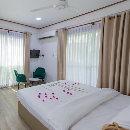 Nihaali Maldives Ξενοδοχείο Kudarikilu Εξωτερικό φωτογραφία