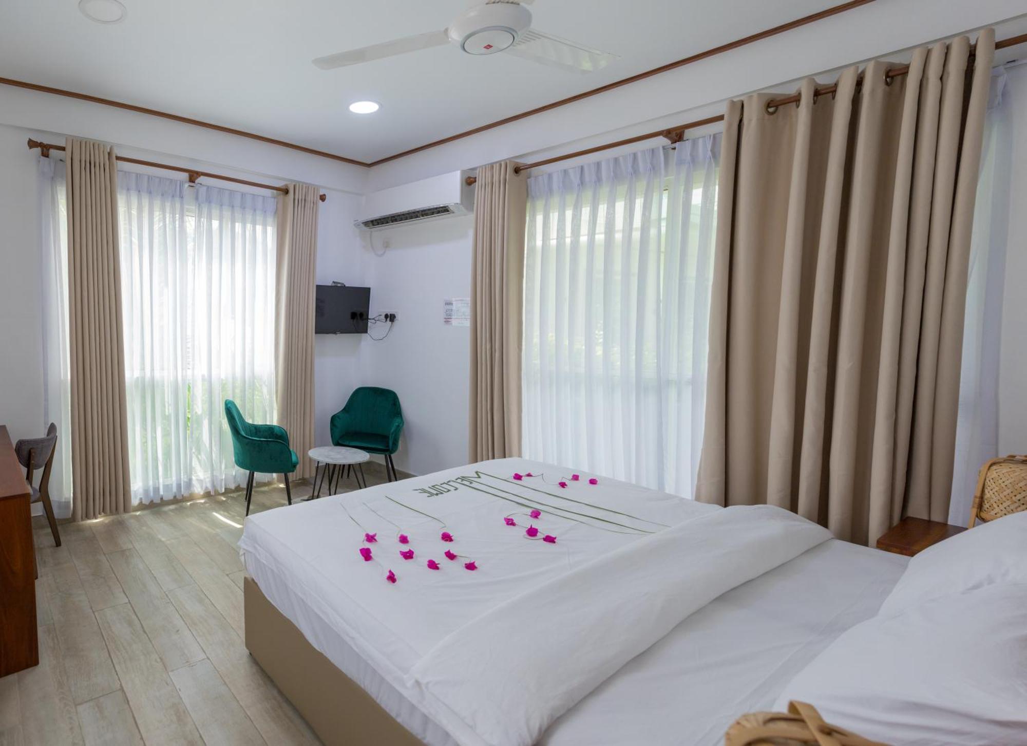 Nihaali Maldives Ξενοδοχείο Kudarikilu Εξωτερικό φωτογραφία